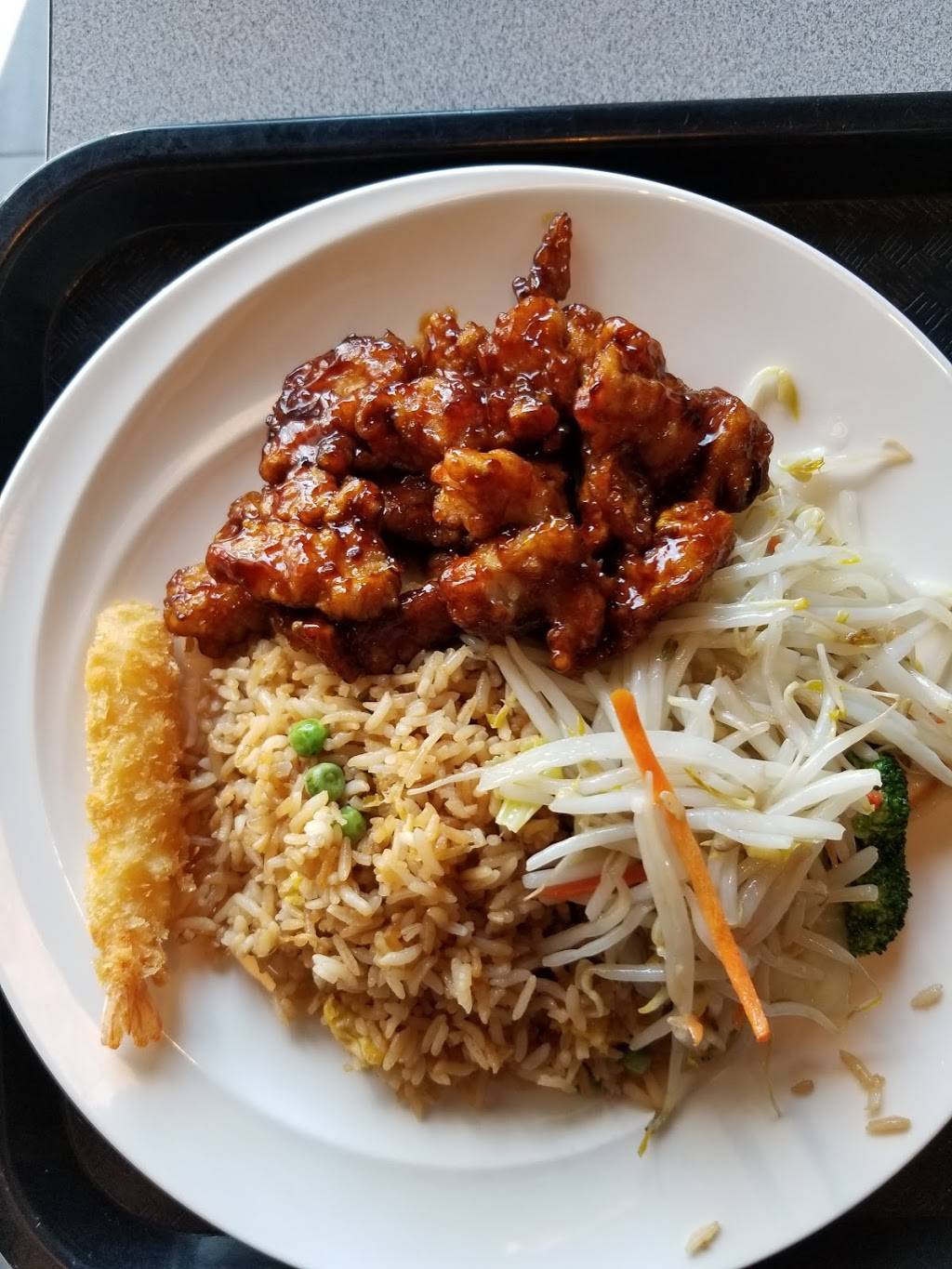 Wok & Roll | restaurant | 900 Division St, Cobourg, ON K9A 5V2, Canada | 9053778080 OR +1 905-377-8080