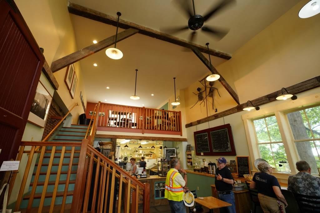 Peacham Cafe | restaurant | 643 Bayley Hazen Rd, Peacham, VT 05862, USA | 8023574040 OR +1 802-357-4040