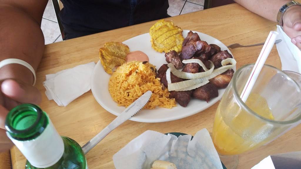 La Cocina Boricua De La Familia Galarza | restaurant | 2420 W Fullerton Ave, Chicago, IL 60647, USA | 7732357377 OR +1 773-235-7377