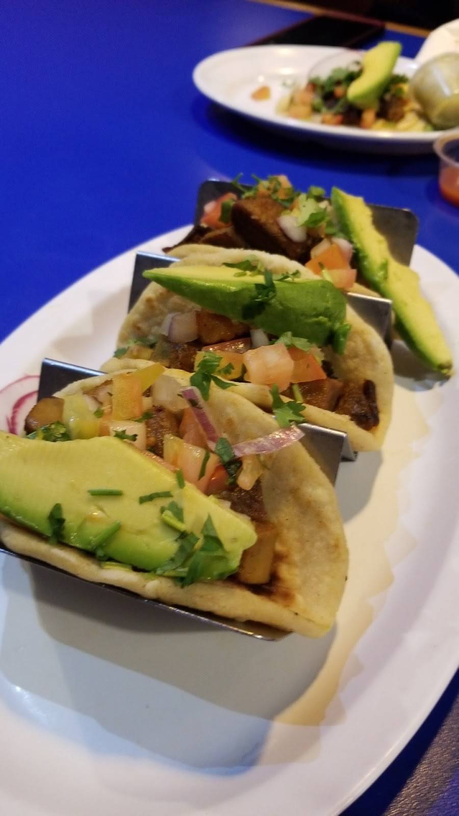 La Chiquita Restaurant 3 | restaurant | 4818 Annapolis Rd, Bladensburg, MD 20710, USA | 2407648307 OR +1 240-764-8307