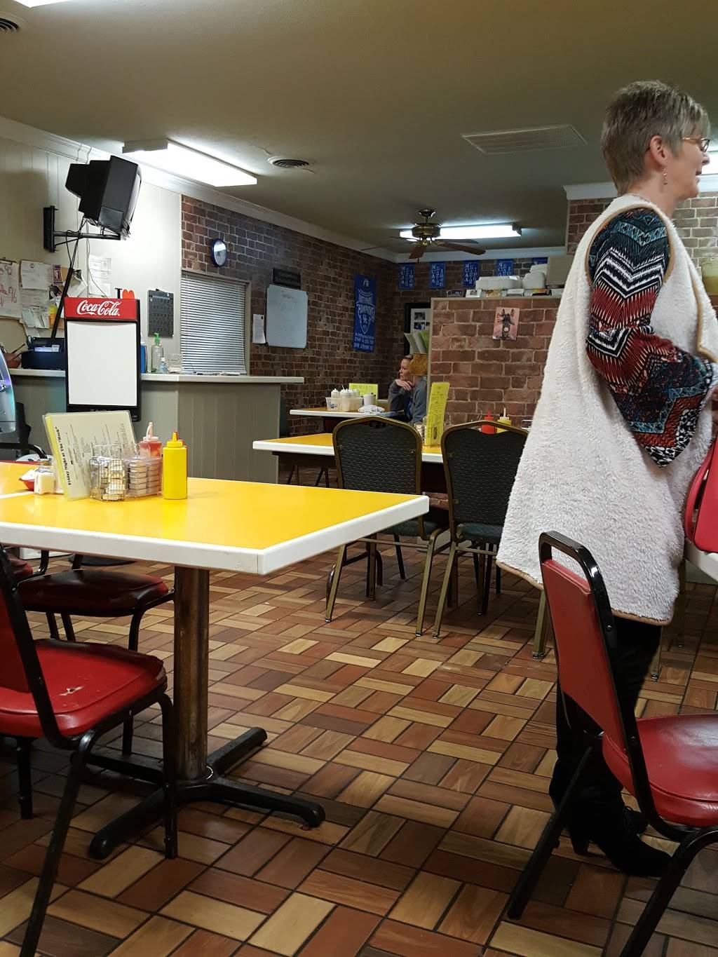 Roundies Restaurant | restaurant | 115 E 1st St, Hopkinsville, KY 42240, USA | 2708864240 OR +1 270-886-4240