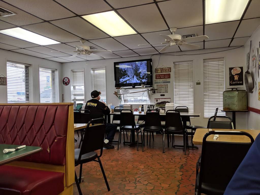 Johnsons Fish House & Diner | restaurant | 329 US-64, Wynne, AR 72396, USA | 8702383536 OR +1 870-238-3536