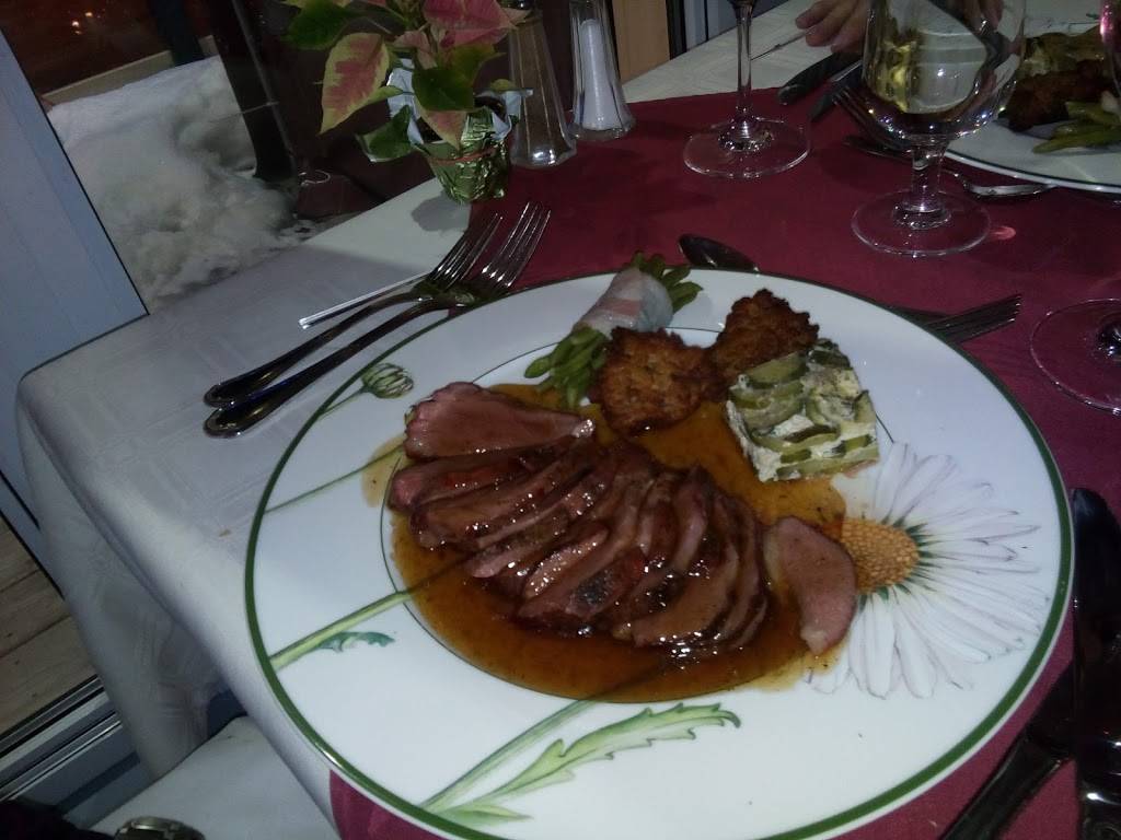 Restaurant Le Sauvignon | restaurant | 140 Rue Principale, Saint-Sauveur, QC J0R 1R6, Canada | 4502272232 OR +1 450-227-2232