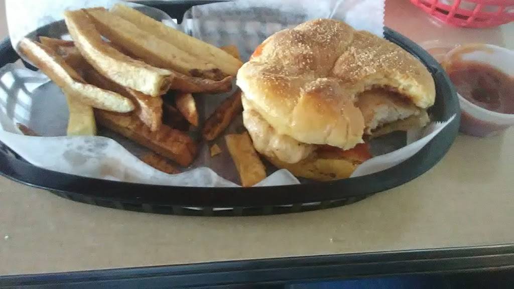 MCs Bar & Grill | restaurant | 1400 E Lake Rd, Erie, PA 16507, USA | 8144590744 OR +1 814-459-0744