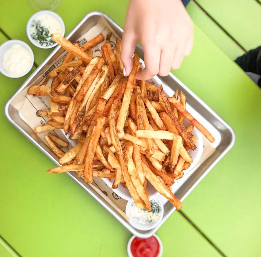 BurgerFi Downtown Chicago | restaurant | 850 W Superior St, Chicago, IL 60642, USA | 7733544324 OR +1 773-354-4324