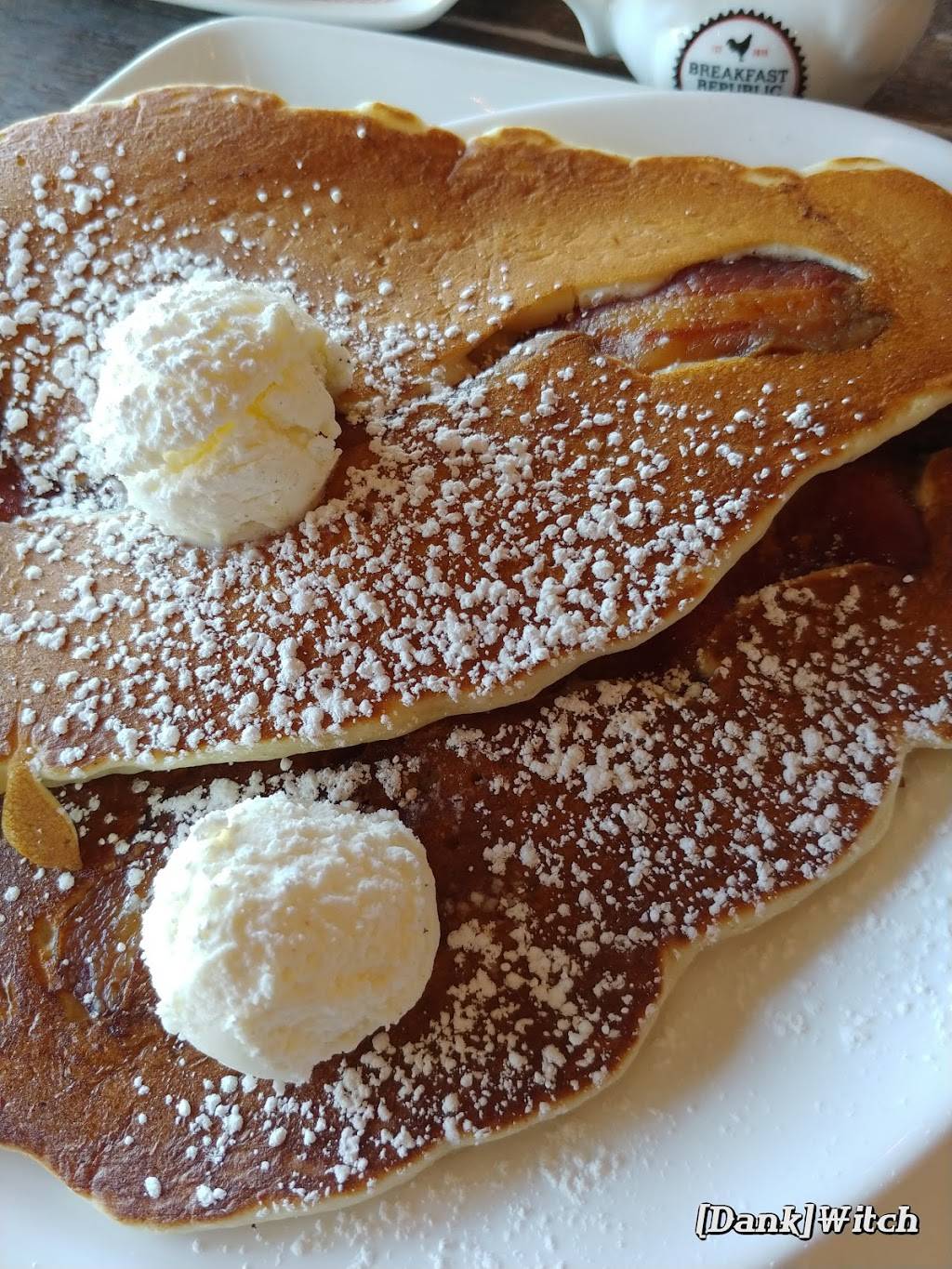 Breakfast Republic | restaurant | 4839 Newport Ave, San Diego, CA 92107, USA | 6192557255 OR +1 619-255-7255