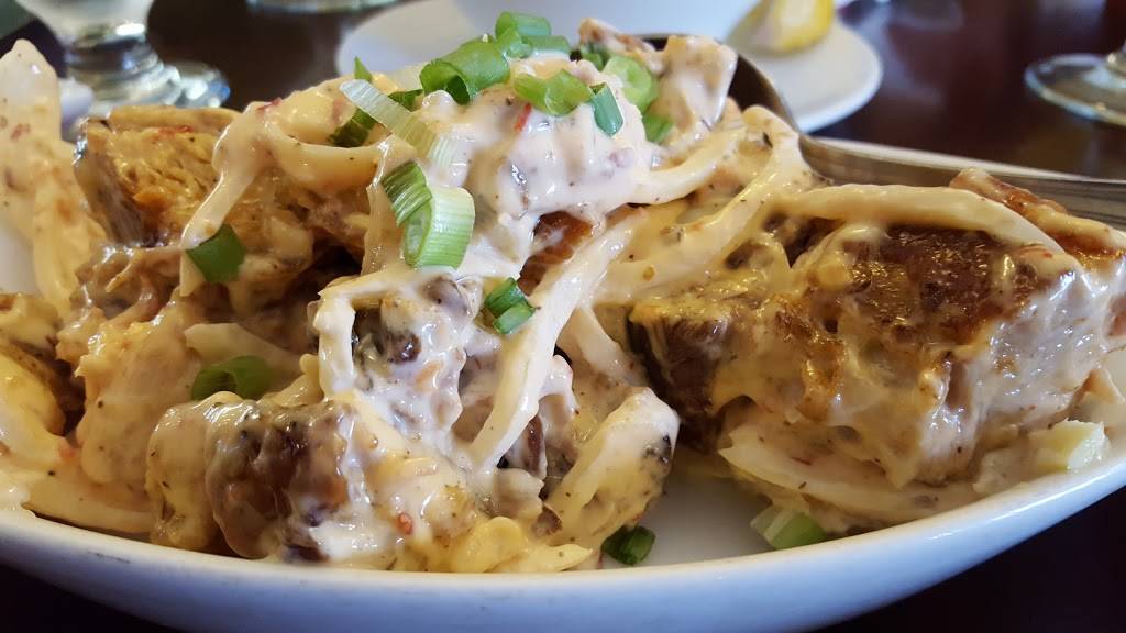 Manila Hut | restaurant | 7 Main St, Hempstead, NY 11550, USA | 5164832983 OR +1 516-483-2983