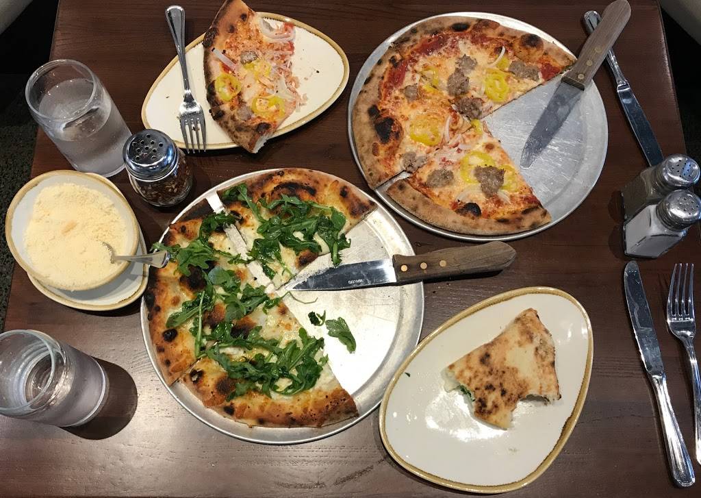 La Lanterna | restaurant | 1224 Griswold St, Detroit, MI 48226, USA | 3139628821 OR +1 313-962-8821