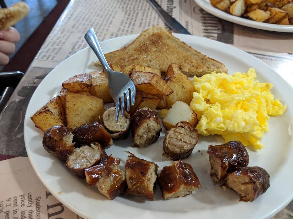 The Junction Family Restaurant | restaurant | 54 Proton St N, Dundalk, ON N0C 1B0, Canada | 5199233555 OR +1 519-923-3555