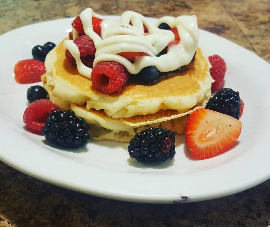 Yolks & Berries | cafe | 505 N Kinzie Ave, Bradley, IL 60915, USA | 8159351501 OR +1 815-935-1501