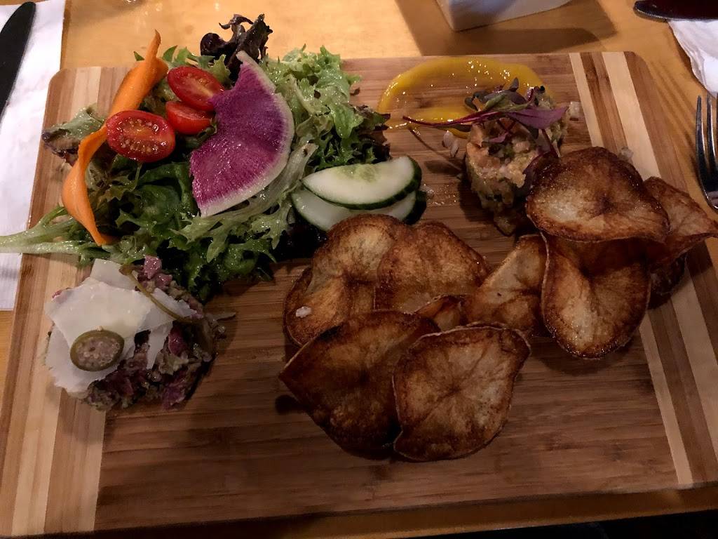 Pub LOurs Noir | restaurant | 4 Rue Saint Joseph, Warwick, QC J0A 1M0, Canada | 8193585108 OR +1 819-358-5108