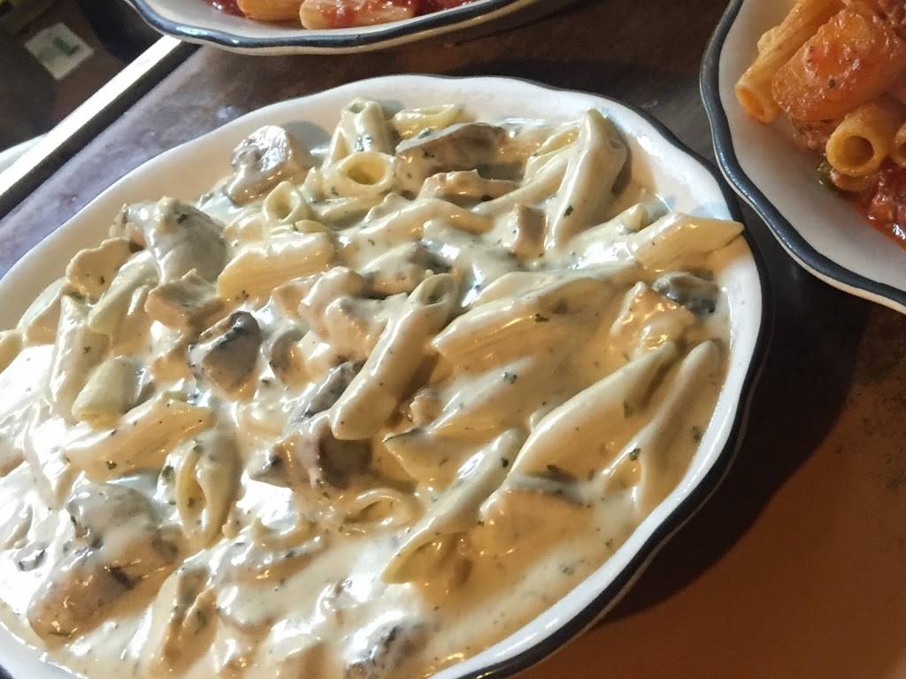 Di Ciccos Italian Restaurants | restaurant | 1914 W Clinton Ave, Fresno, CA 93705, USA | 5592669893 OR +1 559-266-9893