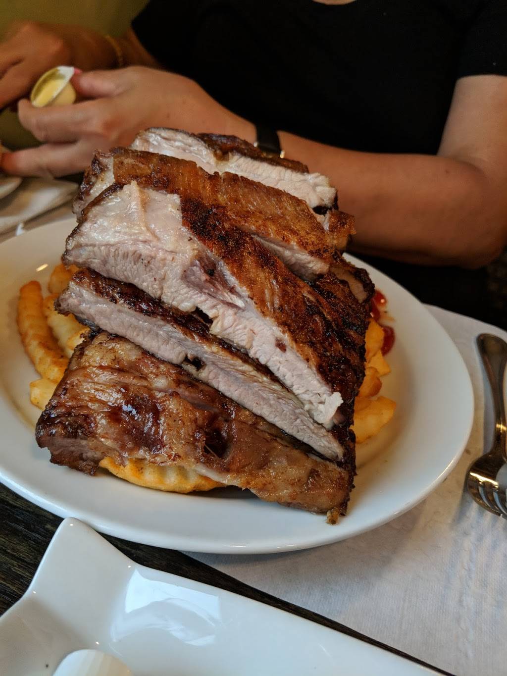 Tommys Bar-B-Q | restaurant | 999 Erie St E, Windsor, ON N9A 3Y9, Canada | 5192541111 OR +1 519-254-1111