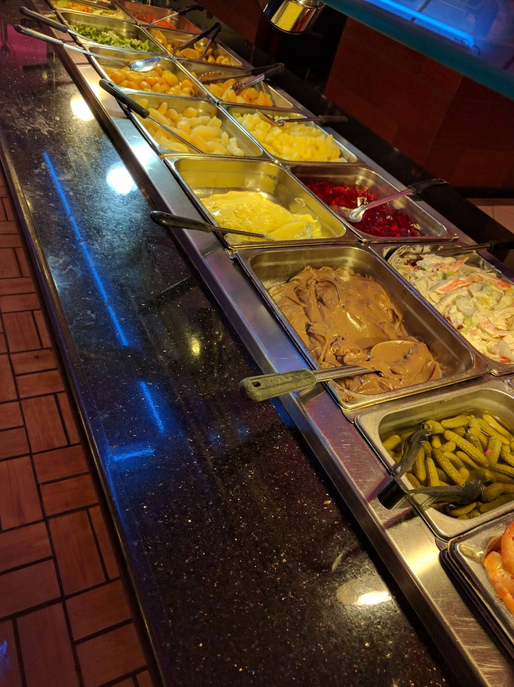 China Garden Buffet | restaurant | 1108 W Kemper Rd, Cincinnati, OH 45240, USA | 5138256627 OR +1 513-825-6627