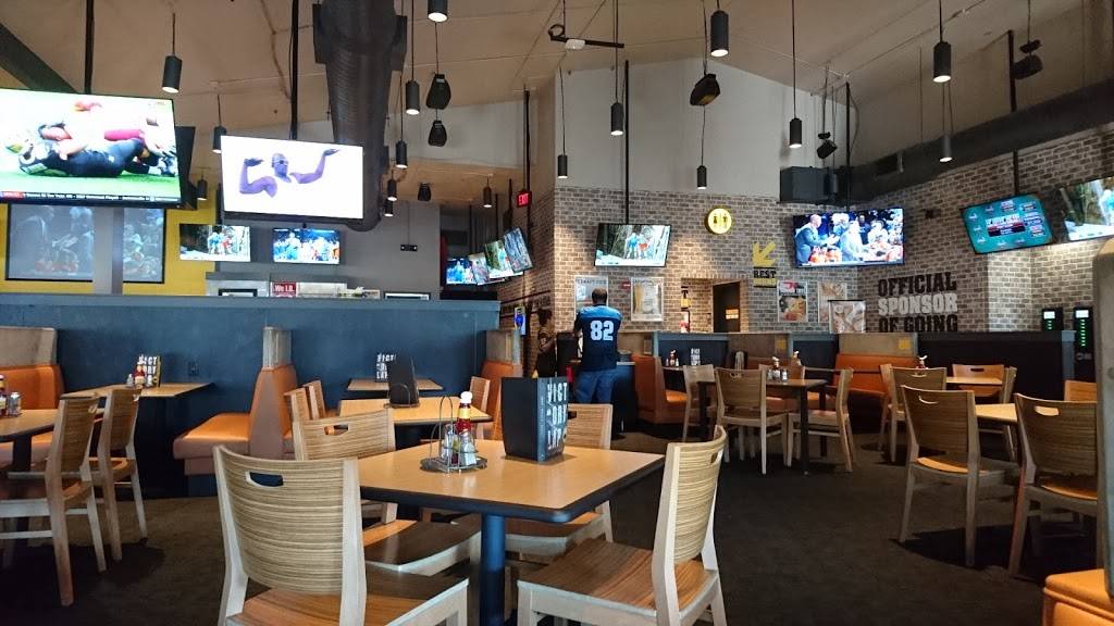 Buffalo Wild Wings | restaurant | 12511 FL-535, Orlando, FL 32836, USA | 4078270444 OR +1 407-827-0444