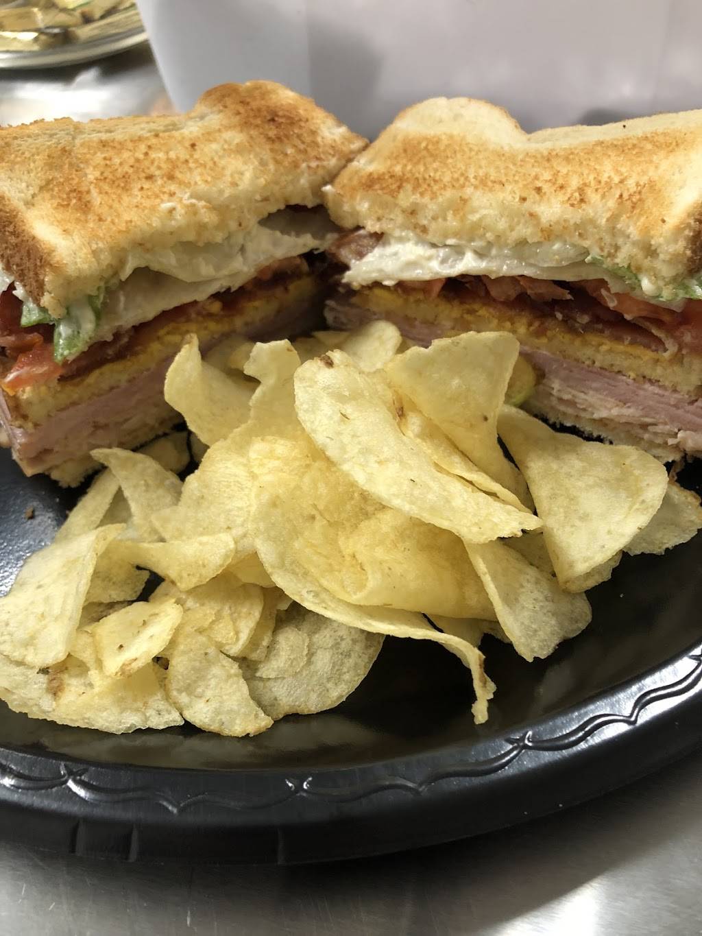 Grandmas Goodies & Gumbo | restaurant | 8B Downing St, Hollister, MO 65672, USA | 4173206175 OR +1 417-320-6175