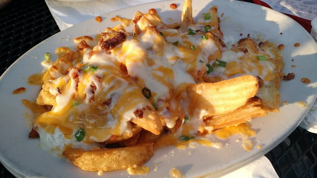 Wild Wing Cafe | cafe | 72 Pope Ave, Hilton Head Island, SC 29928, USA | 8437859464 OR +1 843-785-9464