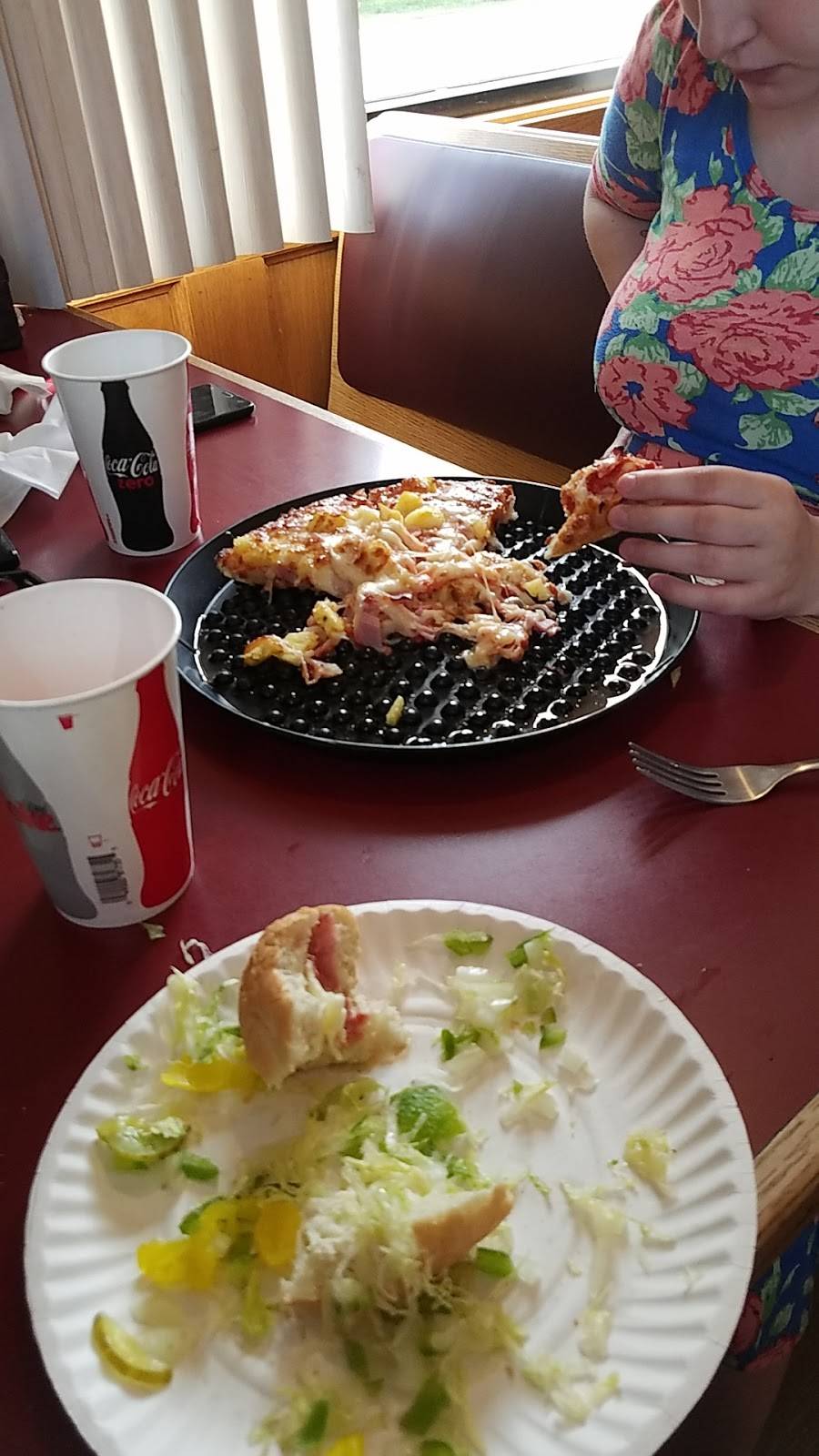 Sofias Pizza & Roast Beef | meal takeaway | 125 Maple St, Cornish, ME 04020, USA | 2076254500 OR +1 207-625-4500