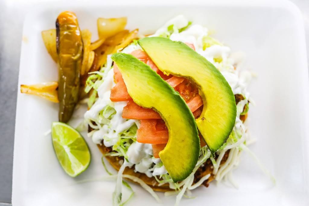 Azteca Taco Truck | restaurant | 2012 W College Ave, Milwaukee, WI 53221, USA | 4147128212 OR +1 414-712-8212