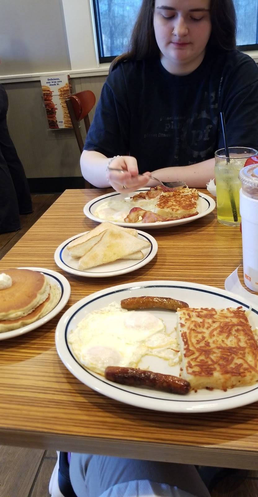 IHOP | restaurant | 17 Medway Rd, Milford, MA 01757, USA | 5082444904 OR +1 508-244-4904