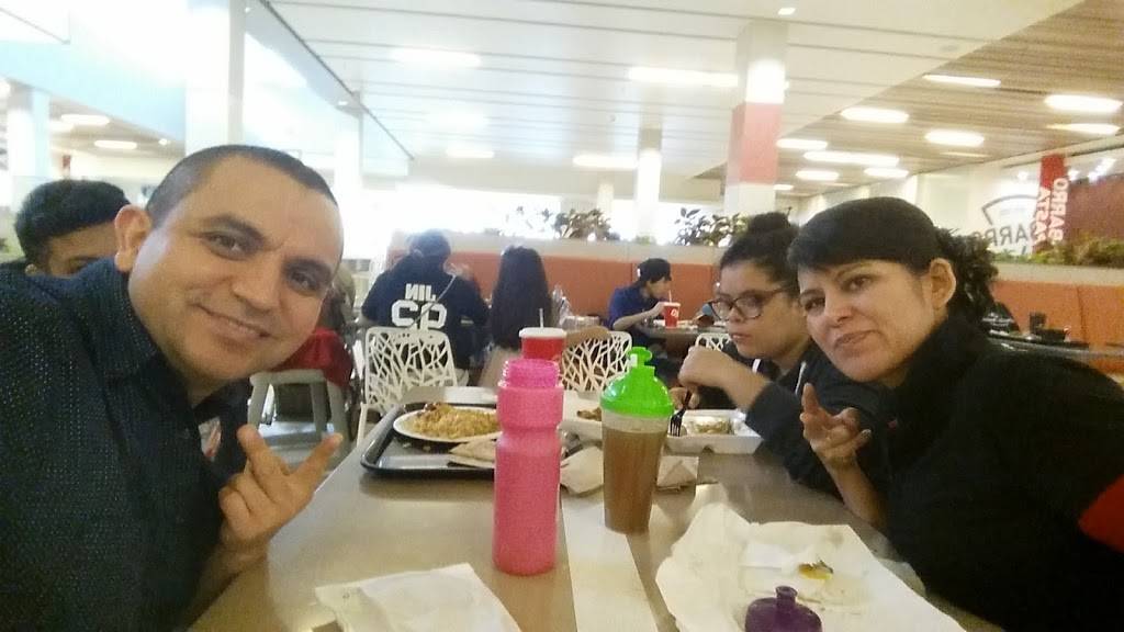 Subway Restaurants | restaurant | 203 Yorktown Shopping Center FC-10, Lombard, IL 60148, USA | 6302613762 OR +1 630-261-3762