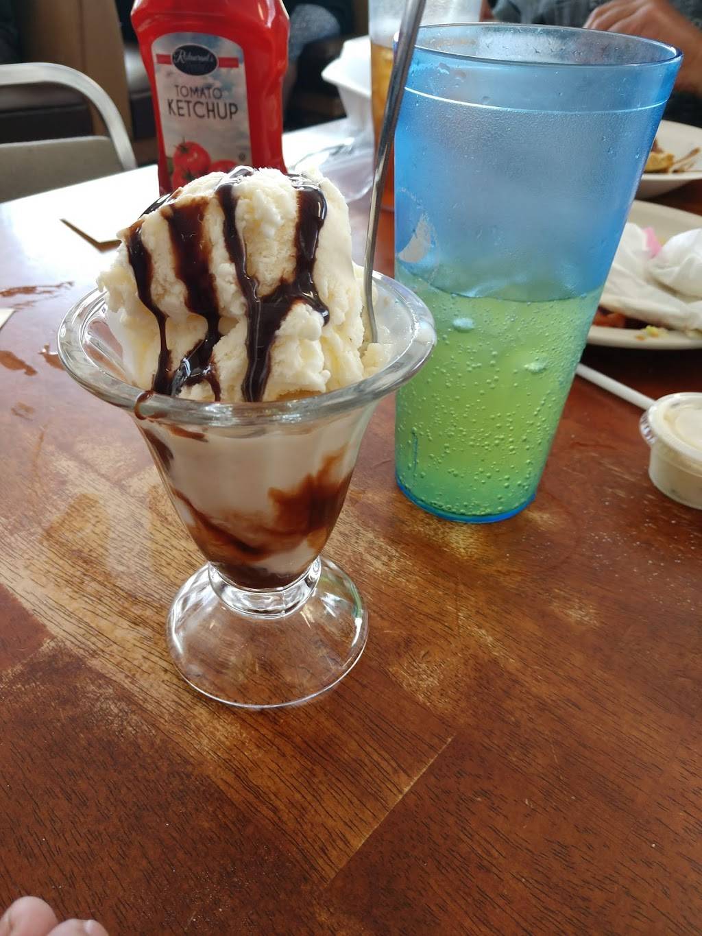 Triple D Diner | restaurant | 549 S Main St, Crossville, TN 38555, USA | 9317871350 OR +1 931-787-1350