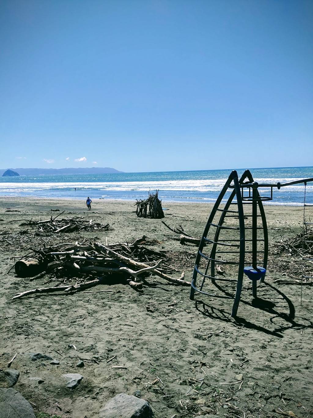 Duckies Chowder House | restaurant | 55 Cayucos Dr, Cayucos, CA 93430, USA | 8059952245 OR +1 805-995-2245