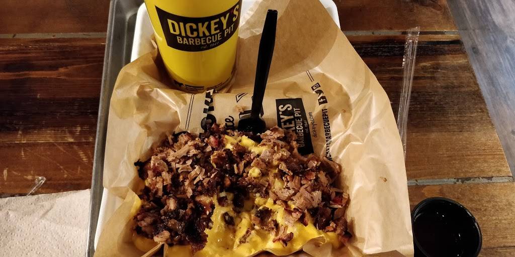 Dickeys Barbecue Pit | restaurant | 10005 W McDowell Rd, Avondale, AZ 85392, USA | 6239362011 OR +1 623-936-2011