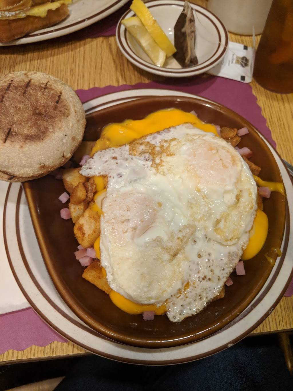 Newcomb Farms Family Restaurant | restaurant | 31 Beale St, Quincy, MA 02170, USA | 6174729641 OR +1 617-472-9641