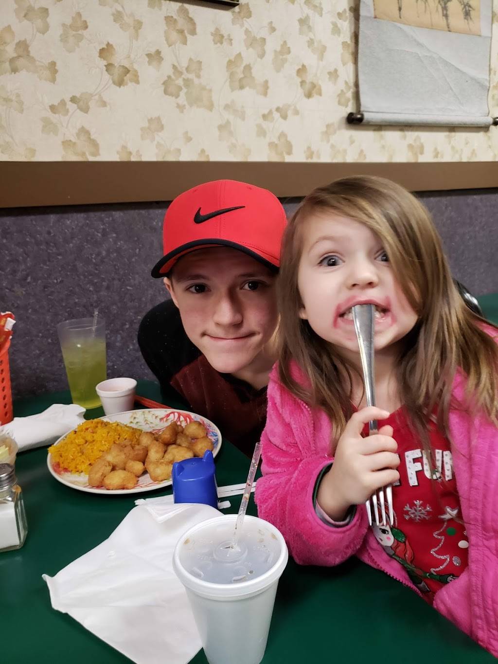 Panda Garden | restaurant | 2400 US-421, Harlan, KY 40831, USA | 6065738800 OR +1 606-573-8800