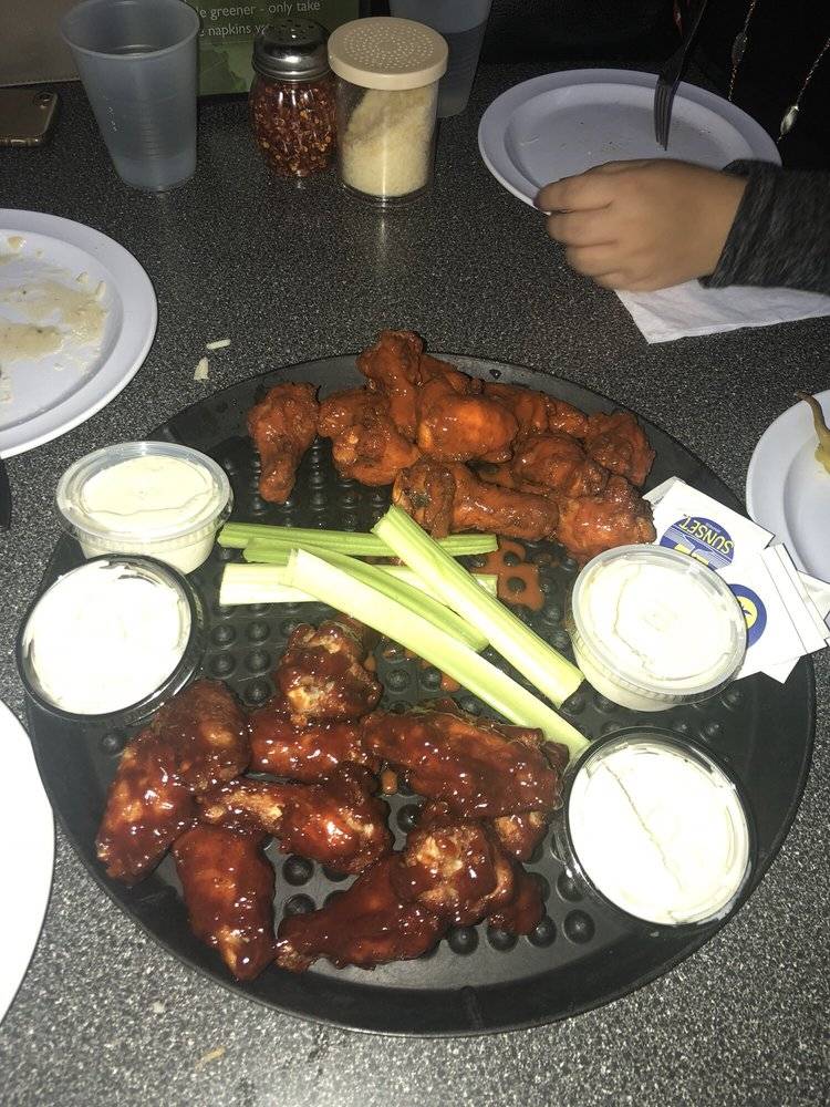 Killer Pizza From Mars | restaurant | 1040 W El Norte Pkwy, Escondido, CA 92026, USA | 7607416277 OR +1 760-741-6277