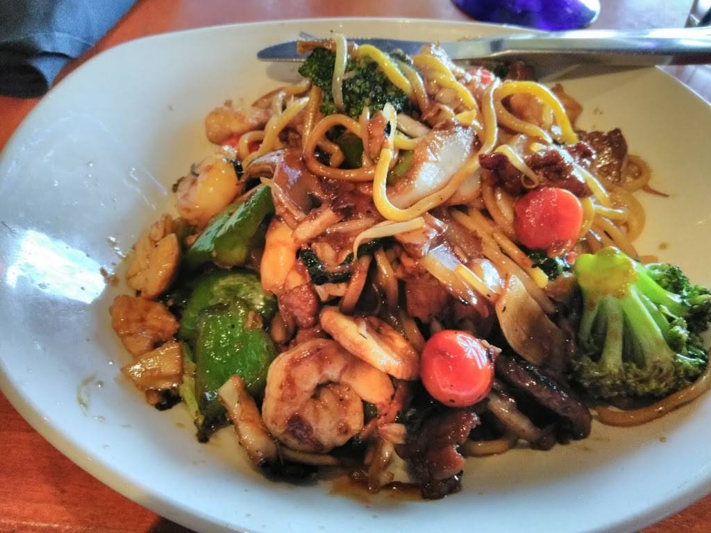 Stir Crazy Fresh Asian Grill | restaurant | 10598 Old Olive Street Rd, Creve Coeur, MO 63141, USA | 3145699300 OR +1 314-569-9300