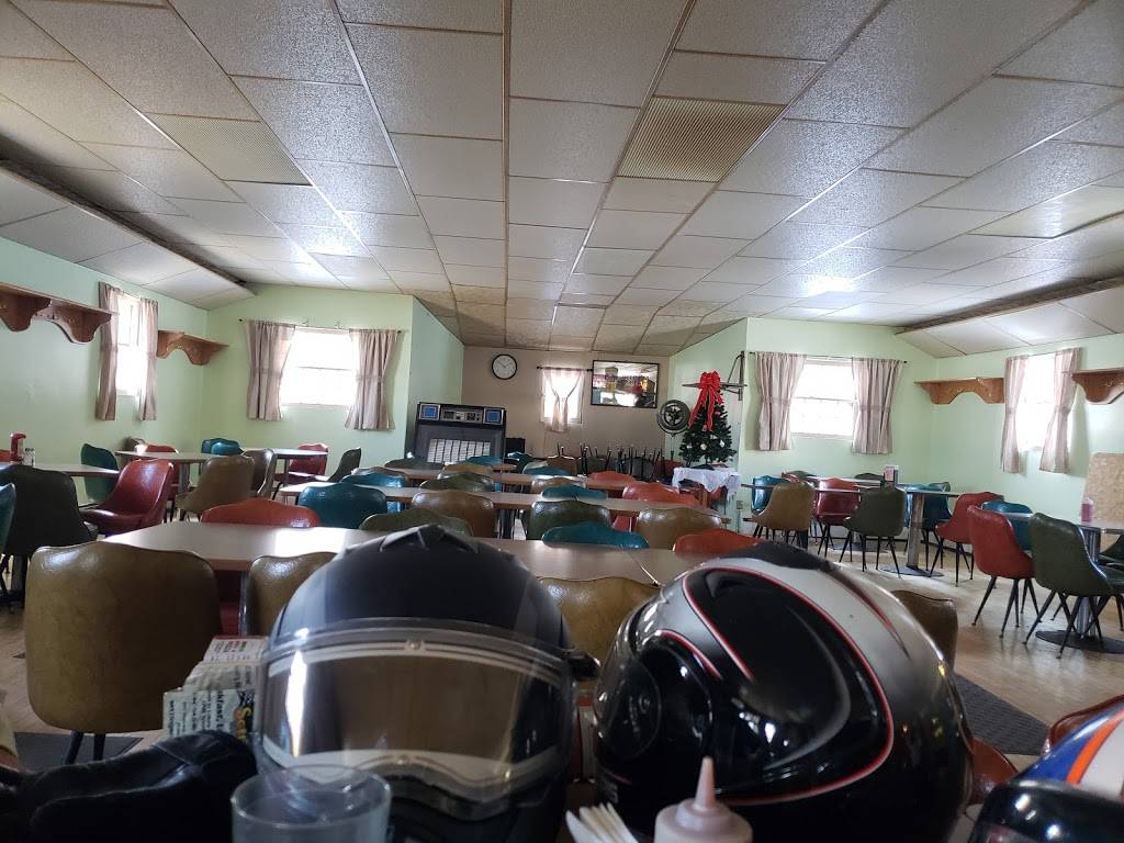 Larrys Seven-Ski Inn | restaurant | N, 2919 US-131, Elmira, MI 49730, USA | 2315463342 OR +1 231-546-3342