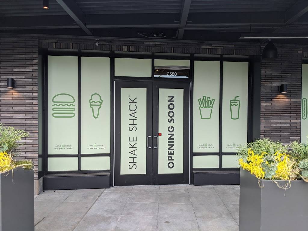 Shake Shack | restaurant | 2580 NE University Village St, Seattle, WA 98105, USA | 2064871283 OR +1 206-487-1283