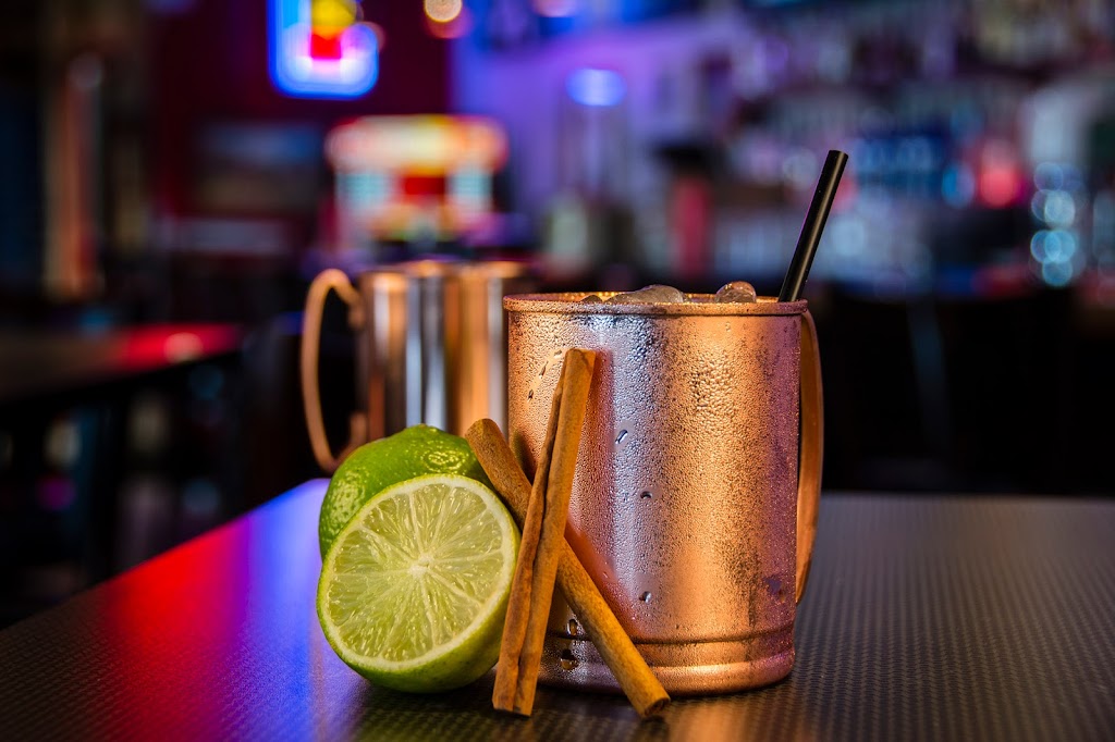 Smittys Garage Burgers and Beer | restaurant | 7610 Dodge St, Omaha, NE 68114, USA | 4026144949 OR +1 402-614-4949