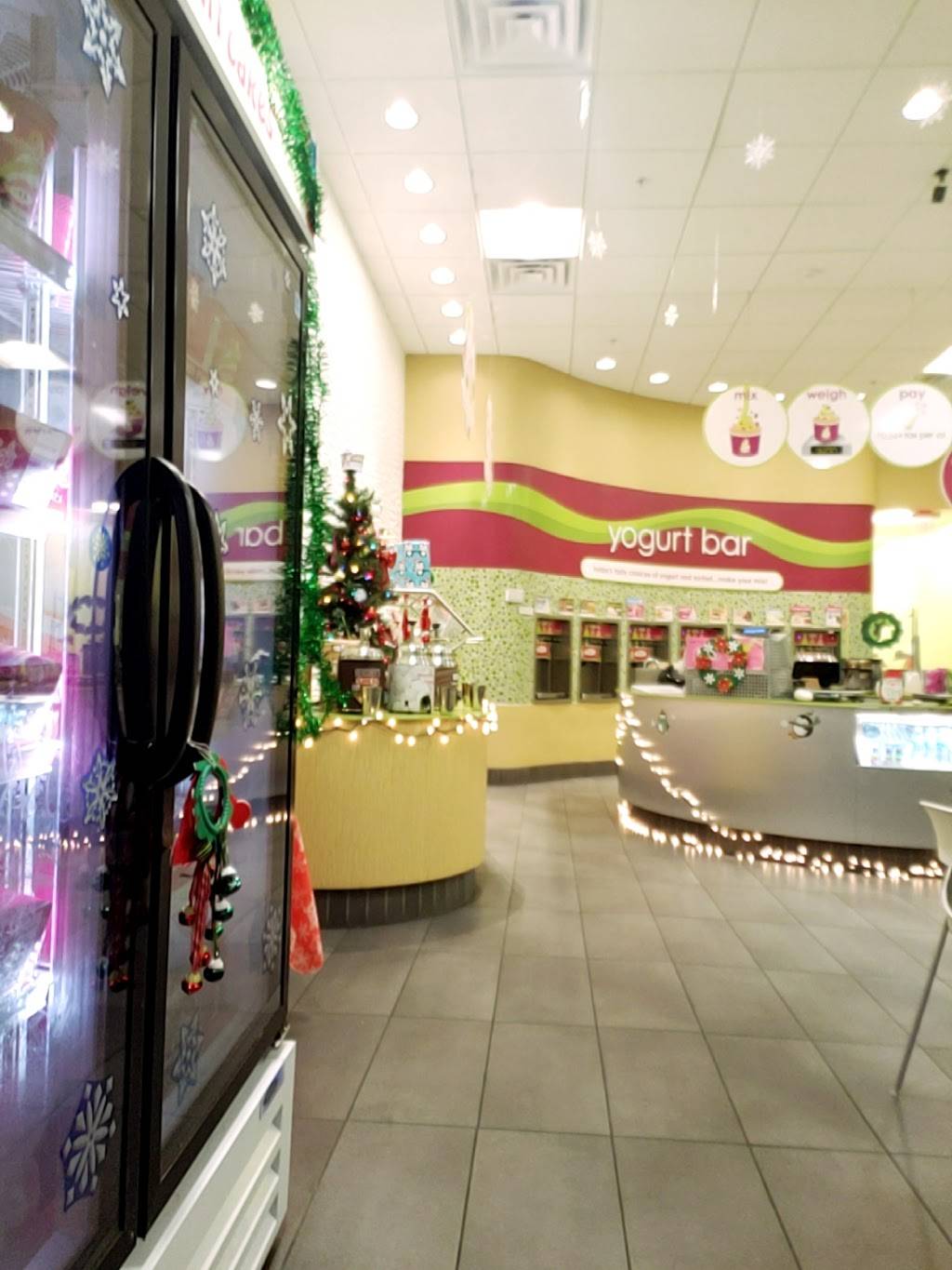 Menchies Frozen Yogurt | bakery | 11201 Park Blvd N Ste C, Seminole, FL 33772, USA | 7278736726 OR +1 727-873-6726