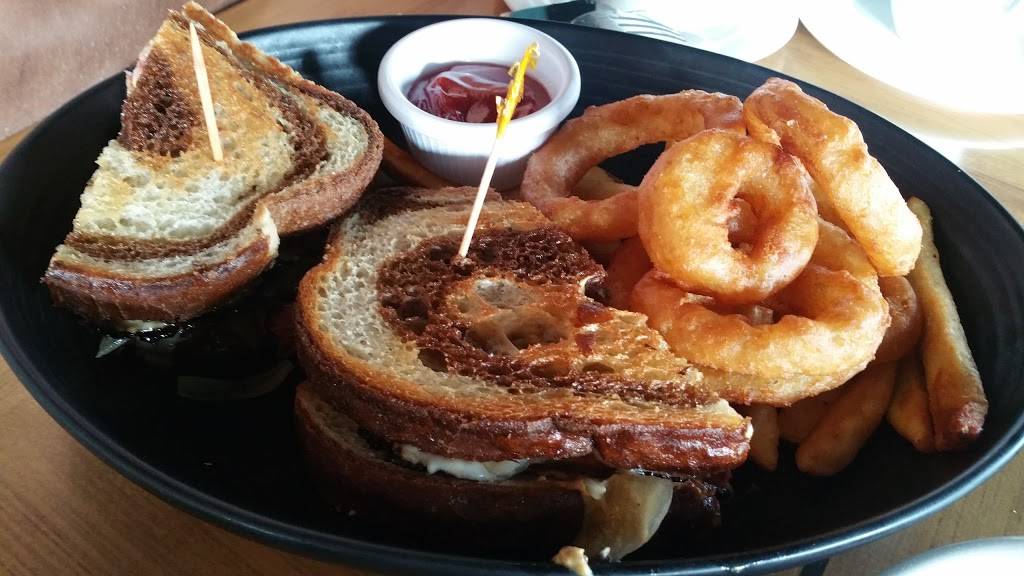 Elbow Room Bar & Grill | restaurant | 731 W San Jose Ave, Fresno, CA 93704, USA | 5592271234 OR +1 559-227-1234