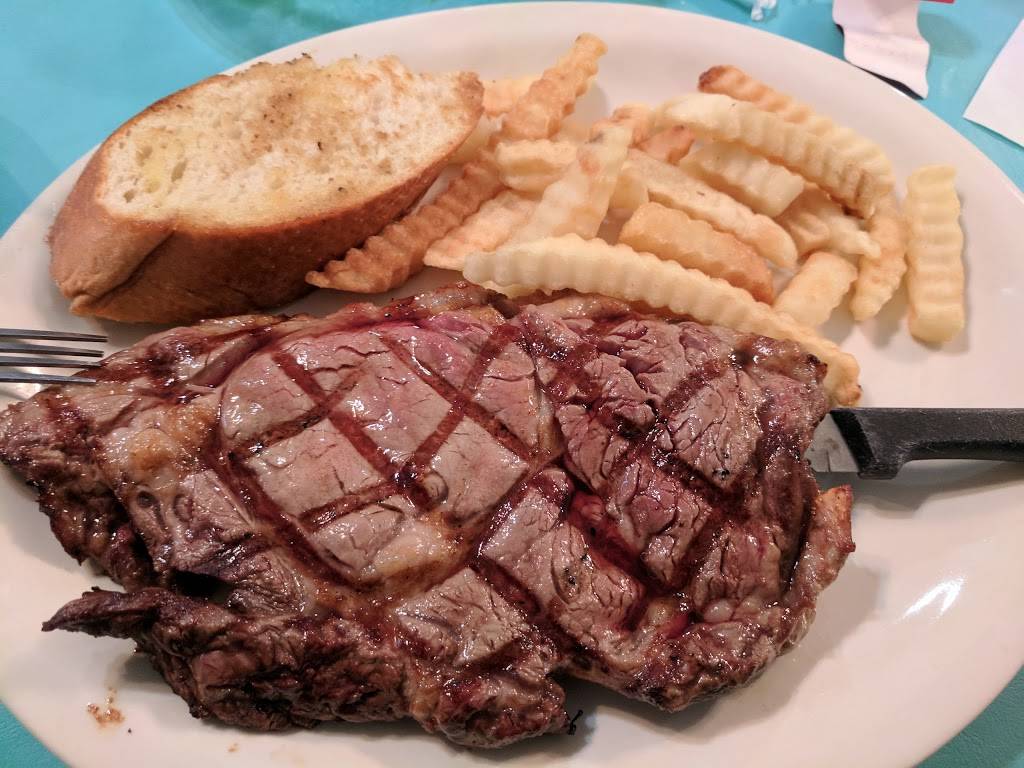 Mollie Mondays | restaurant | 275 Eureka St, Savannah, TN 38372, USA | 7319259334 OR +1 731-925-9334