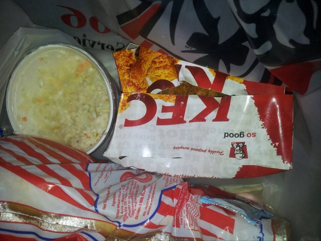 KFC | restaurant | 102 Airport Rd, Shawano, WI 54166, USA | 7155261982 OR +1 715-526-1982