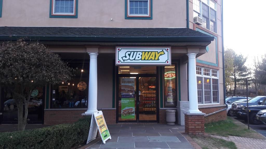 Subway | restaurant | 340 NJ-34, Colts Neck, NJ 07722, USA | 7322525992 OR +1 732-252-5992