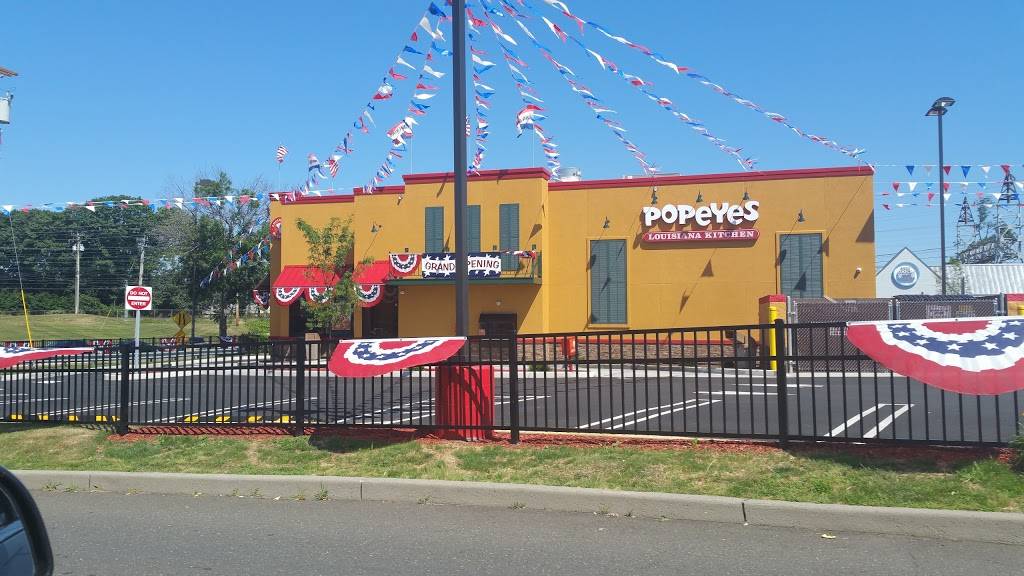 Popeyes Louisiana Kitchen | restaurant | 200 E Main St, Stratford, CT 06614, USA | 2038701657 OR +1 203-870-1657