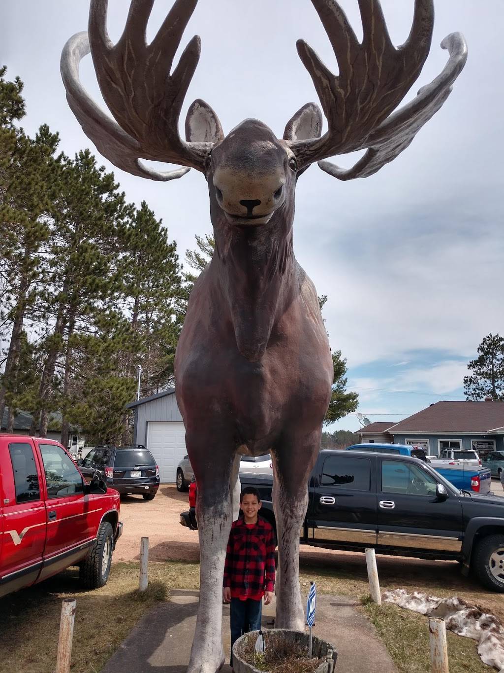 Road Lake Pub & Grill | restaurant | N8796 County Rd S, Tomahawk, WI 54487, USA | 7154537272 OR +1 715-453-7272