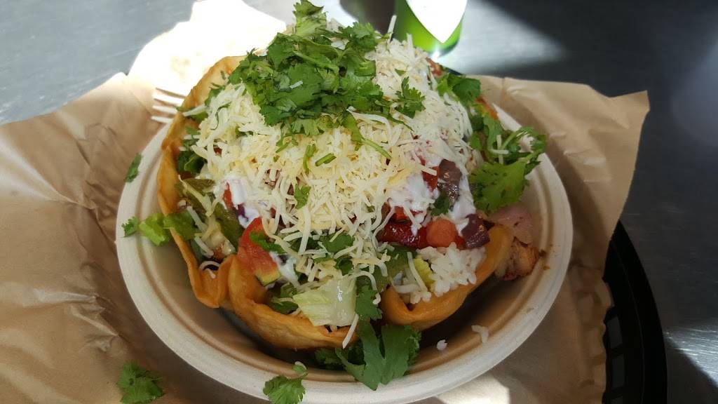 QDOBA Mexican Eats | restaurant | 418 N Mayfair Rd, Wauwatosa, WI 53226, USA | 4144312155 OR +1 414-431-2155