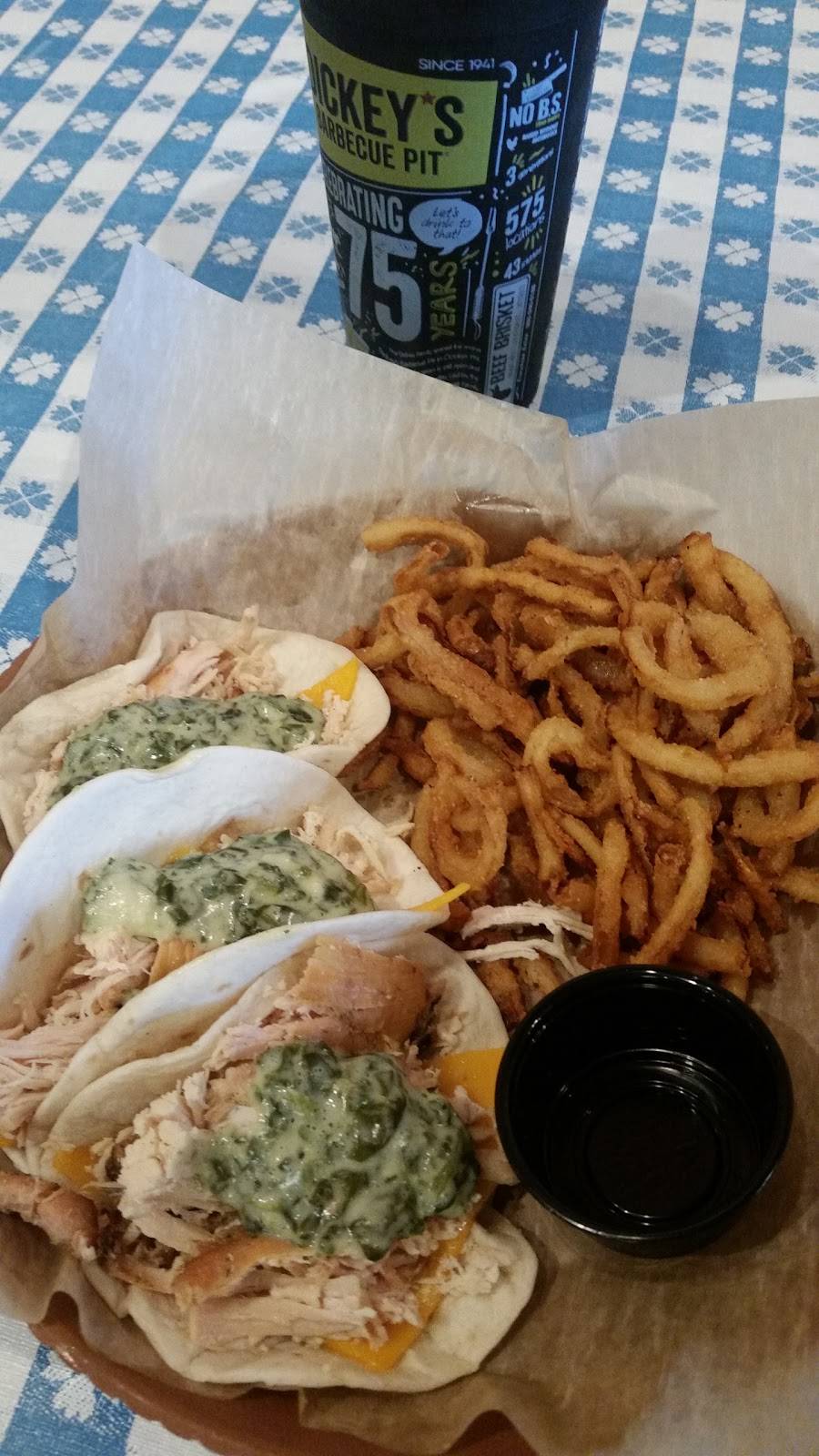 Dickeys Barbecue Pit | restaurant | 10564 S US Hwy 15 501 N, Southern Pines, NC 28387, USA | 9107251080 OR +1 910-725-1080