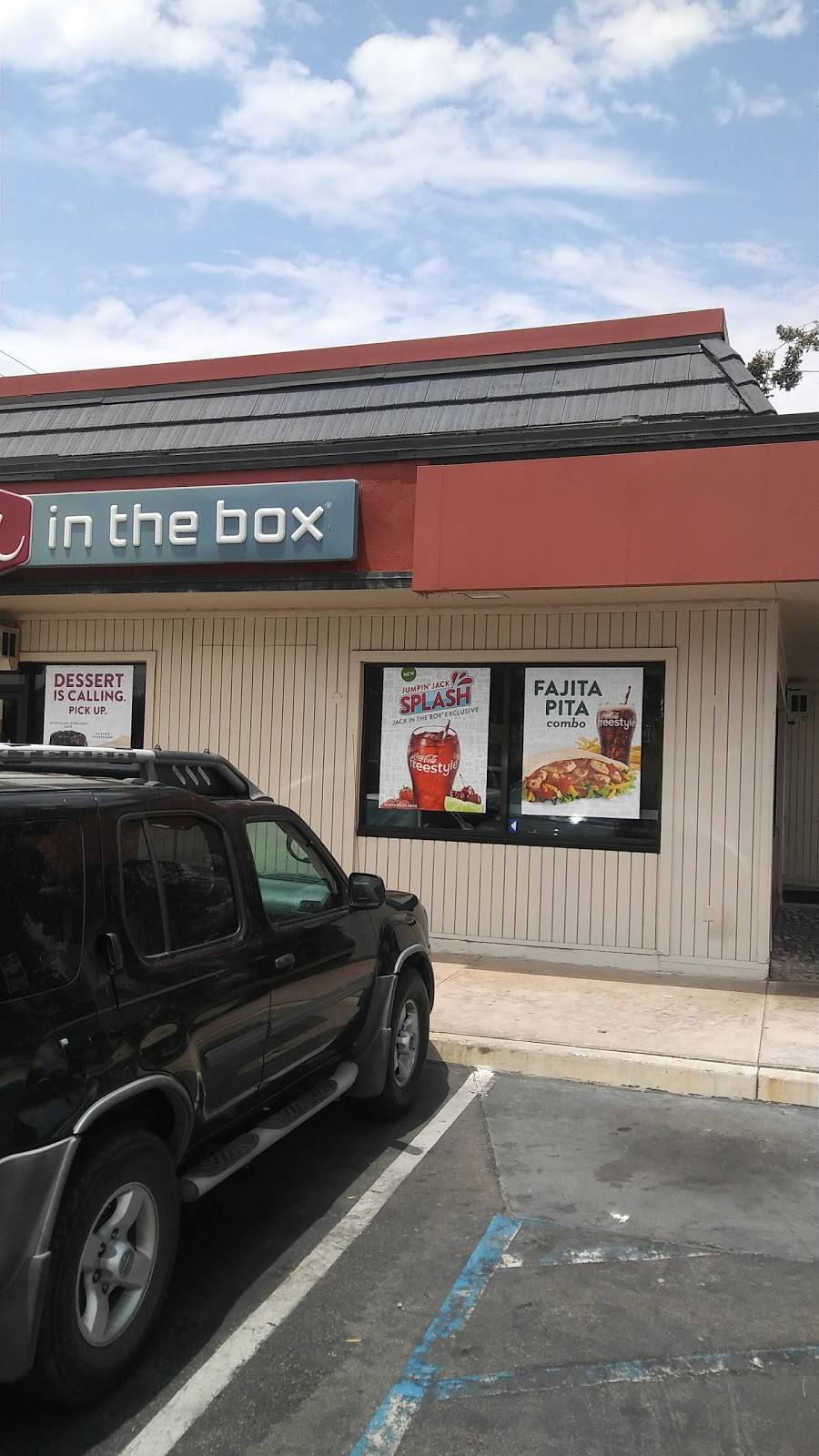 Jack in the Box | restaurant | 3981 Tyler St, Riverside, CA 92503, USA | 9516898470 OR +1 951-689-8470