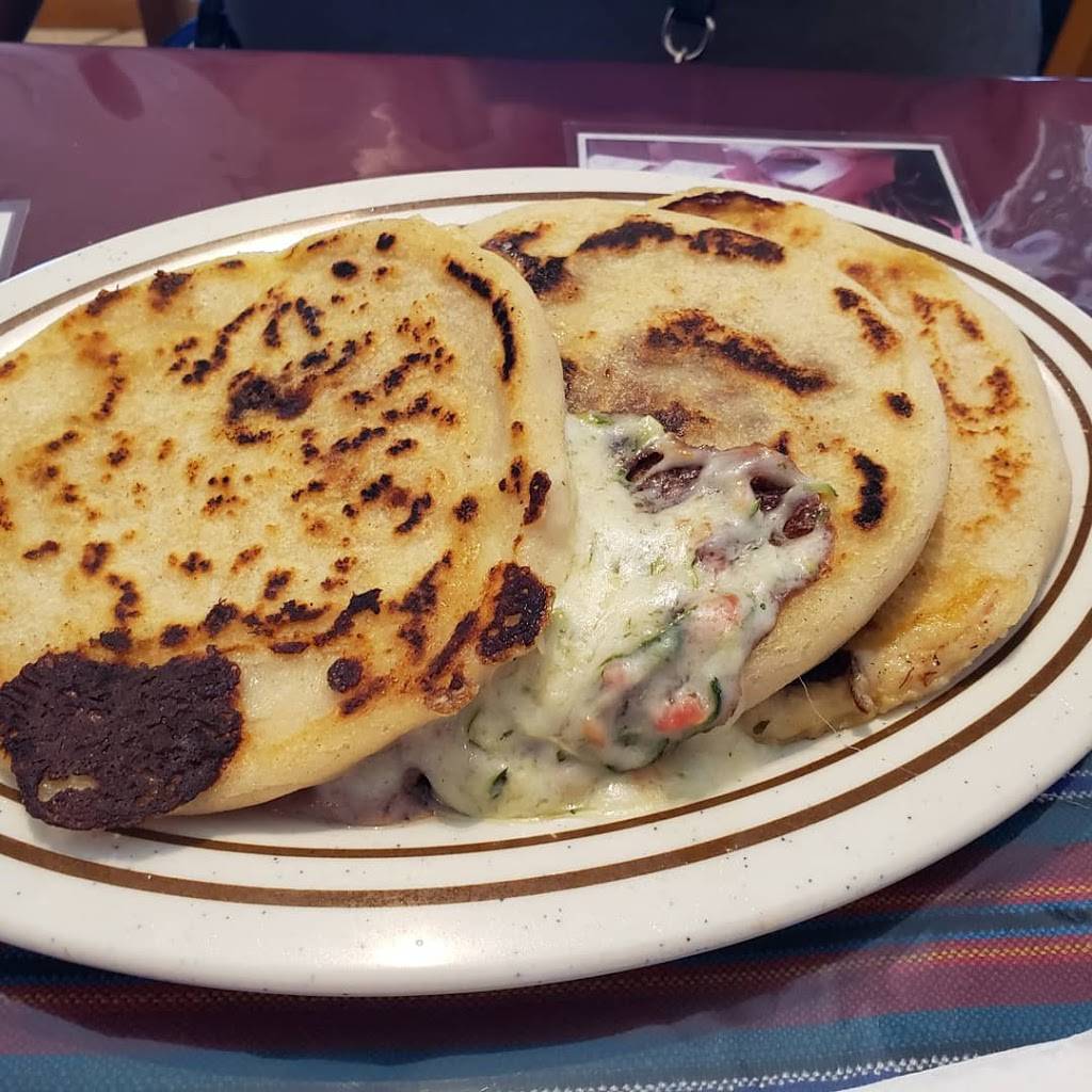 Totis Pupuseria | restaurant | 306 E 7th St, Hanford, CA 93230, USA | 5595829163 OR +1 559-582-9163