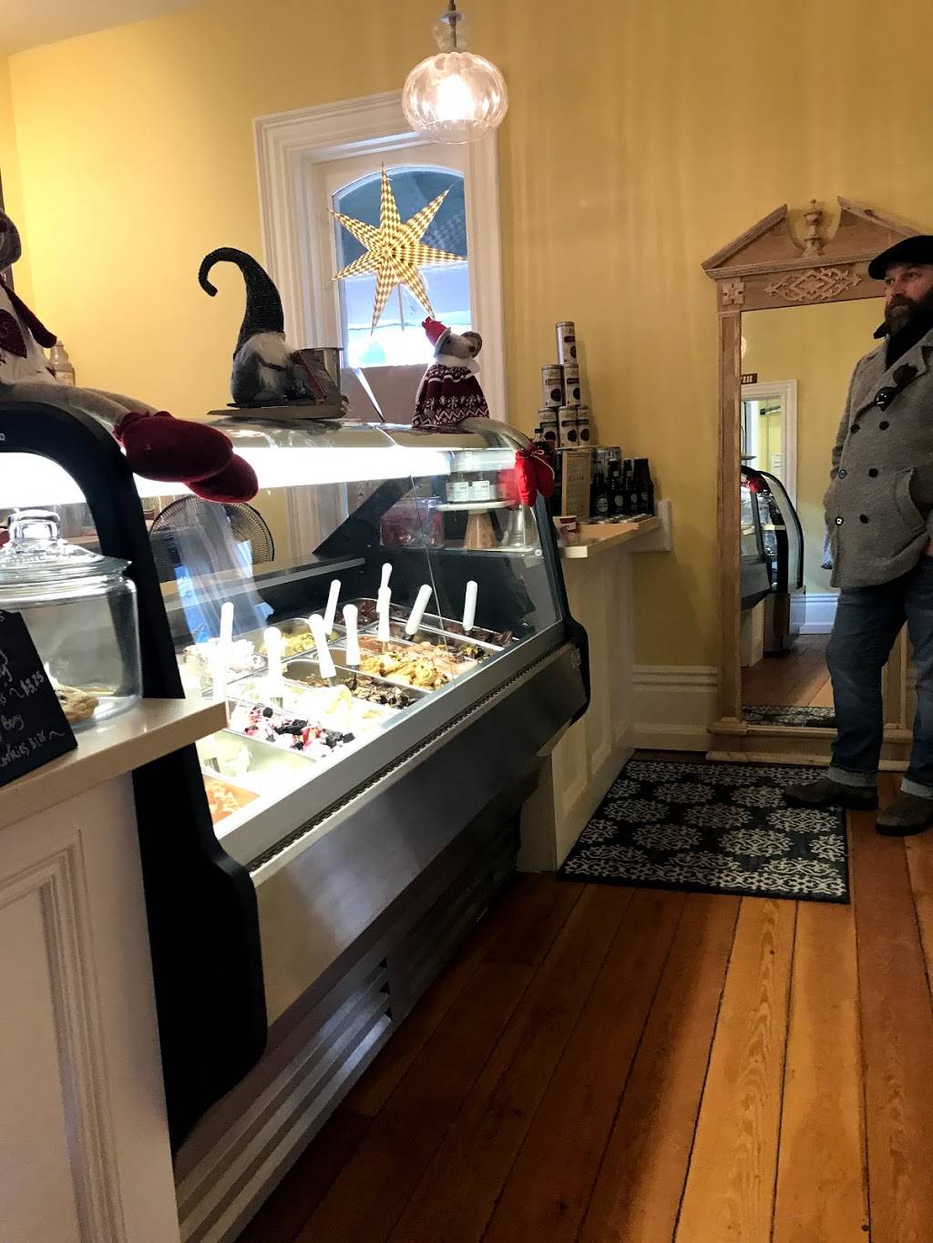 Stella Luna Gelato Cafe Merrickville | cafe | 111 Main St E, Merrickville, ON K0G 1N0, Canada | 6132694949 OR +1 613-269-4949