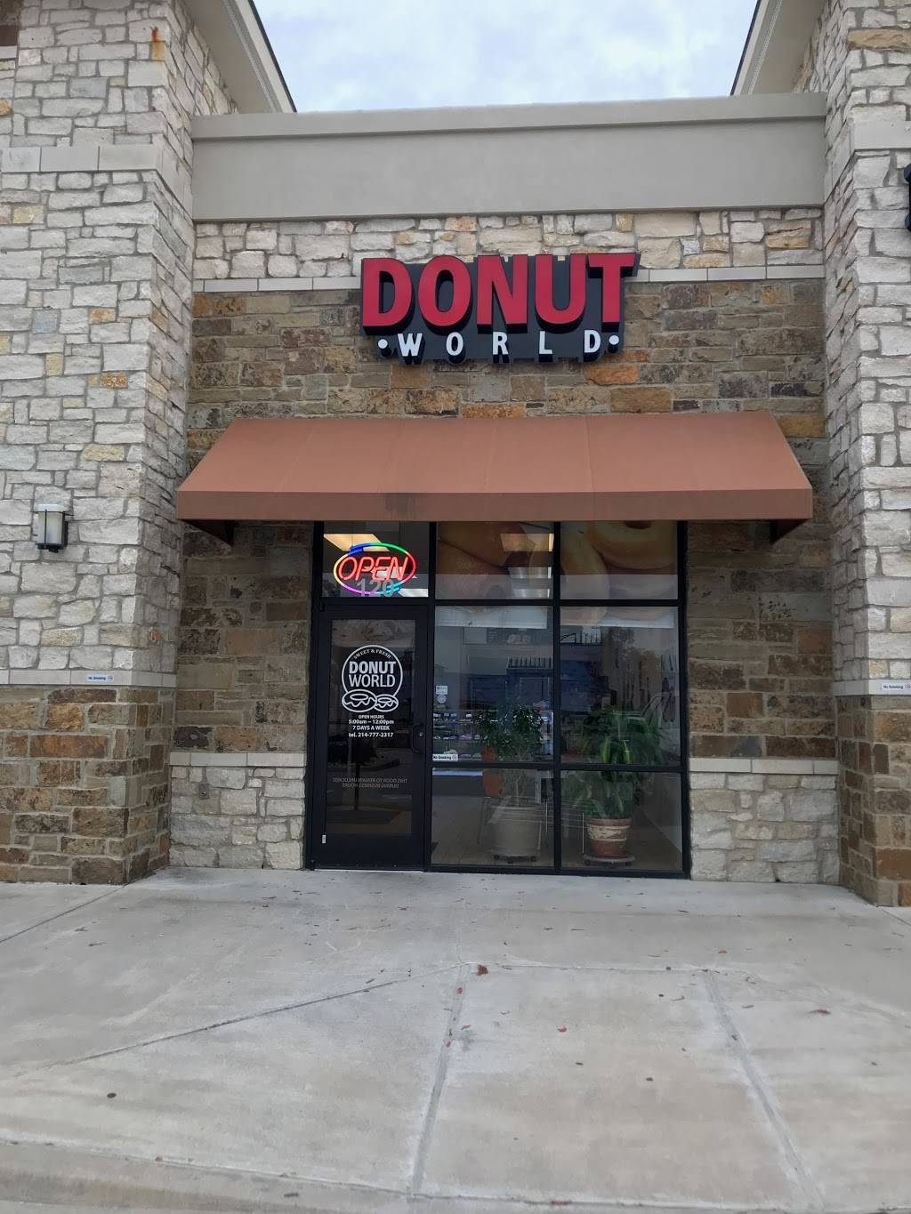 Donut World | restaurant | 7820 Eldorado Pkwy Ste. 120, McKinney, TX 75070, USA | 2147772317 OR +1 214-777-2317
