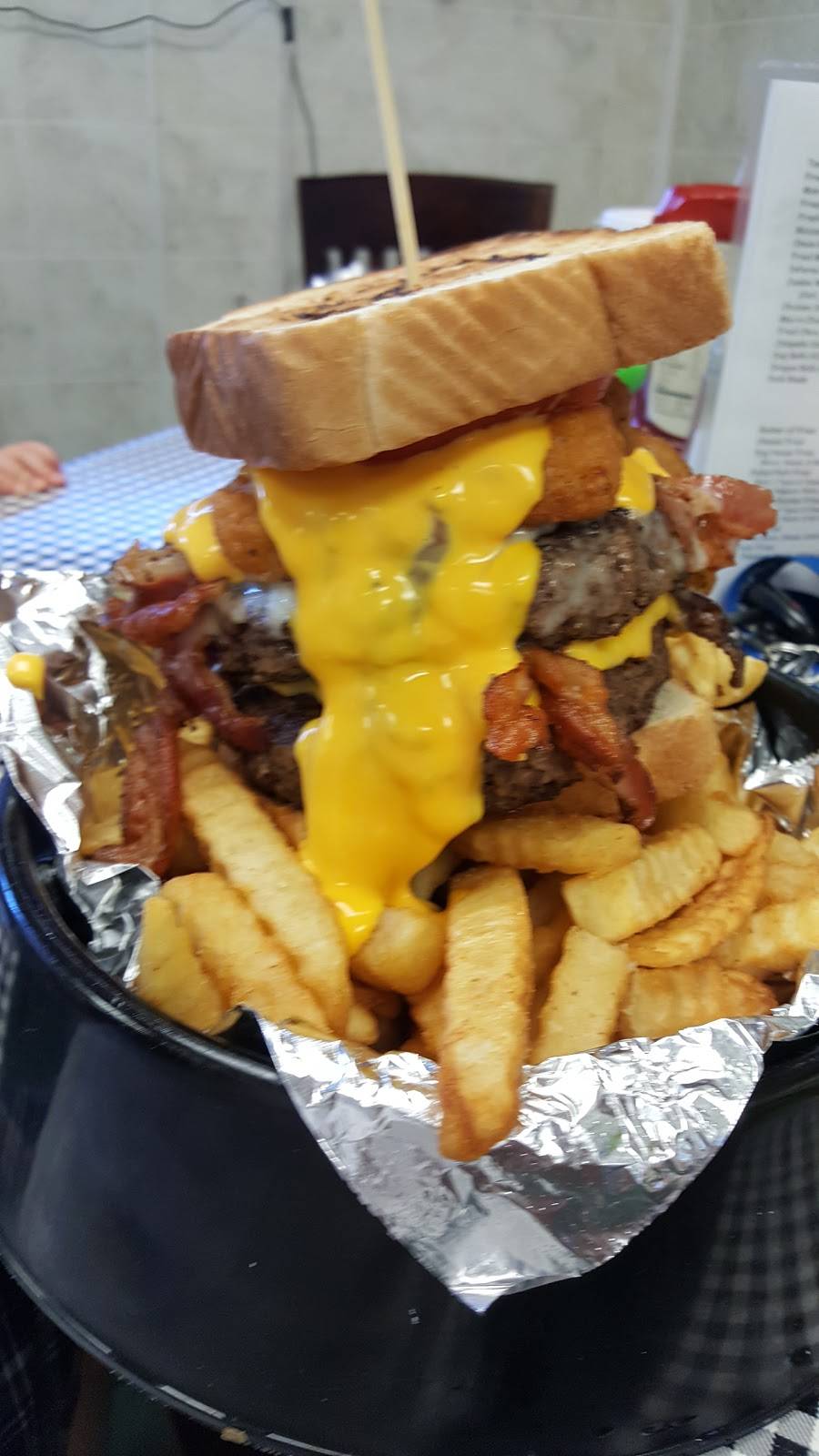 Dog House | restaurant | 100 S Truman Blvd, Crystal City, MO 63019, USA | 6364650718 OR +1 636-465-0718