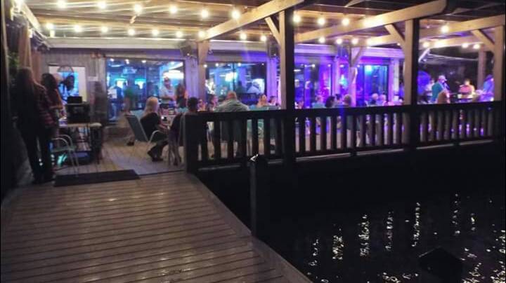 Old Man Franks | restaurant | 1005 Lake Howard Dr SW, Winter Haven, FL 33880, USA | 8632949179 OR +1 863-294-9179